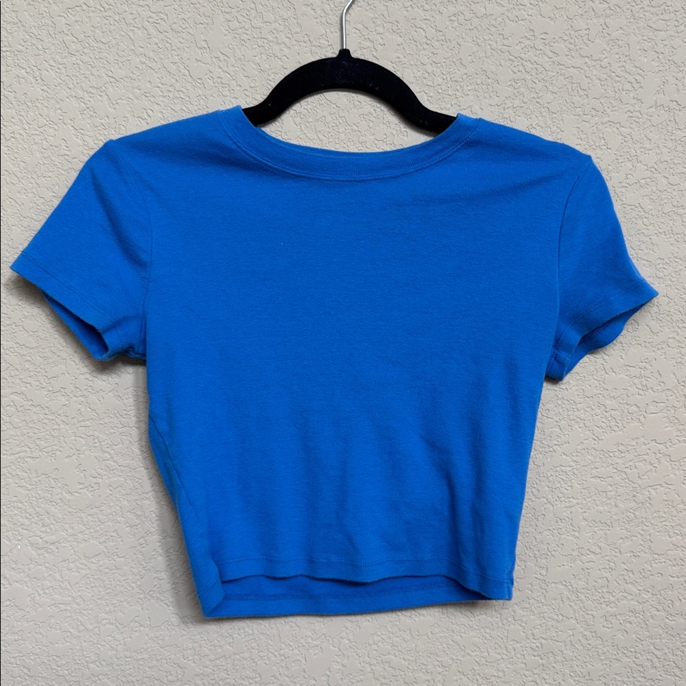 Hollister Must-Have Collection Cropped T-Shirt – Blue, Excellent Condition!